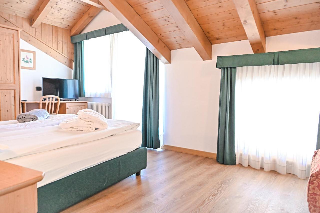 Alp Hotel Dolomiti Dimaro Eksteriør billede