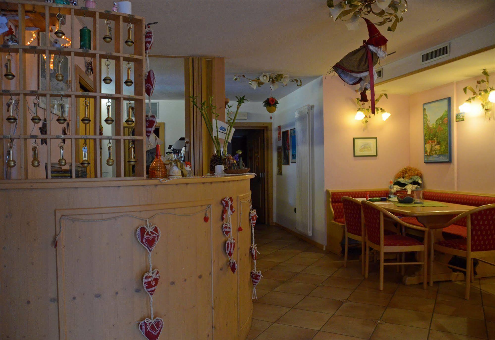 Alp Hotel Dolomiti Dimaro Eksteriør billede